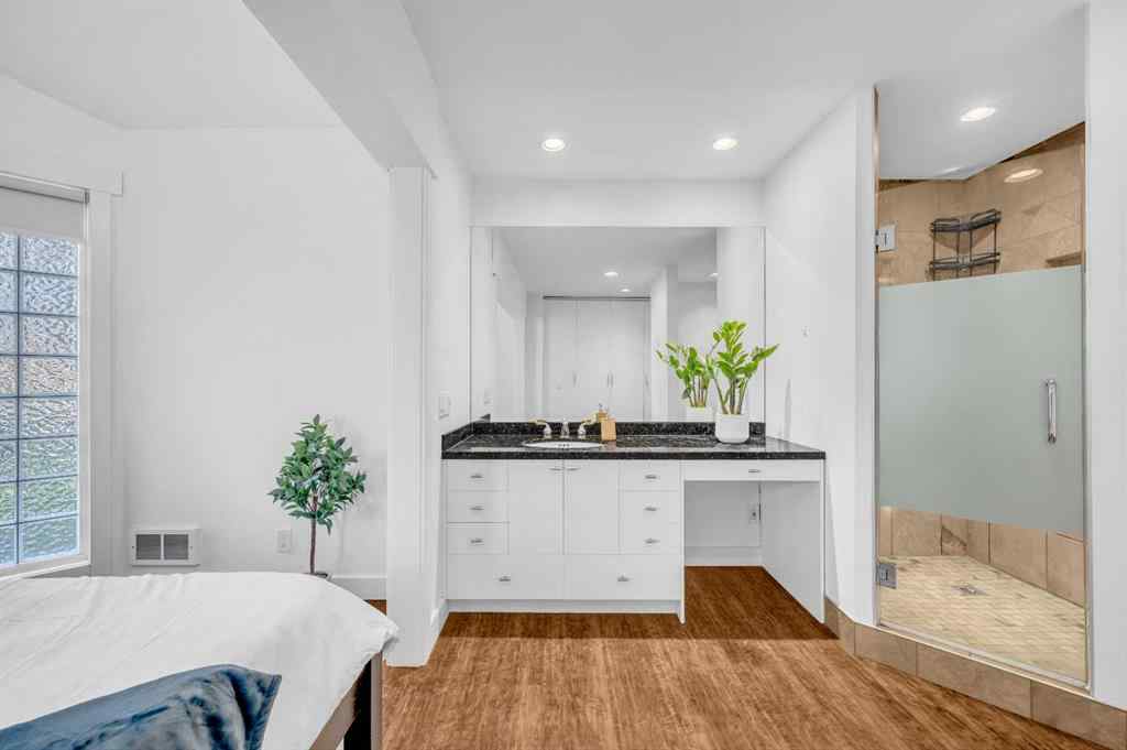 MLS® A2264807 - 10012 Willowview Road SE in Willow Park Calgary, Residential