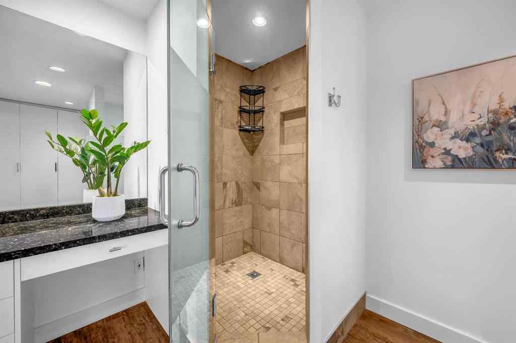 MLS® A2264807 - 10012 Willowview Road SE in Willow Park Calgary, Residential