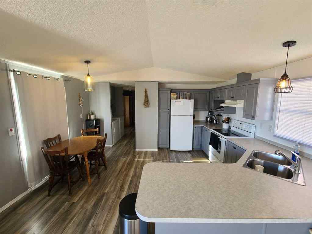 MLS® A2264813 - 5216 46 Street  in NONE Grimshaw, Residential