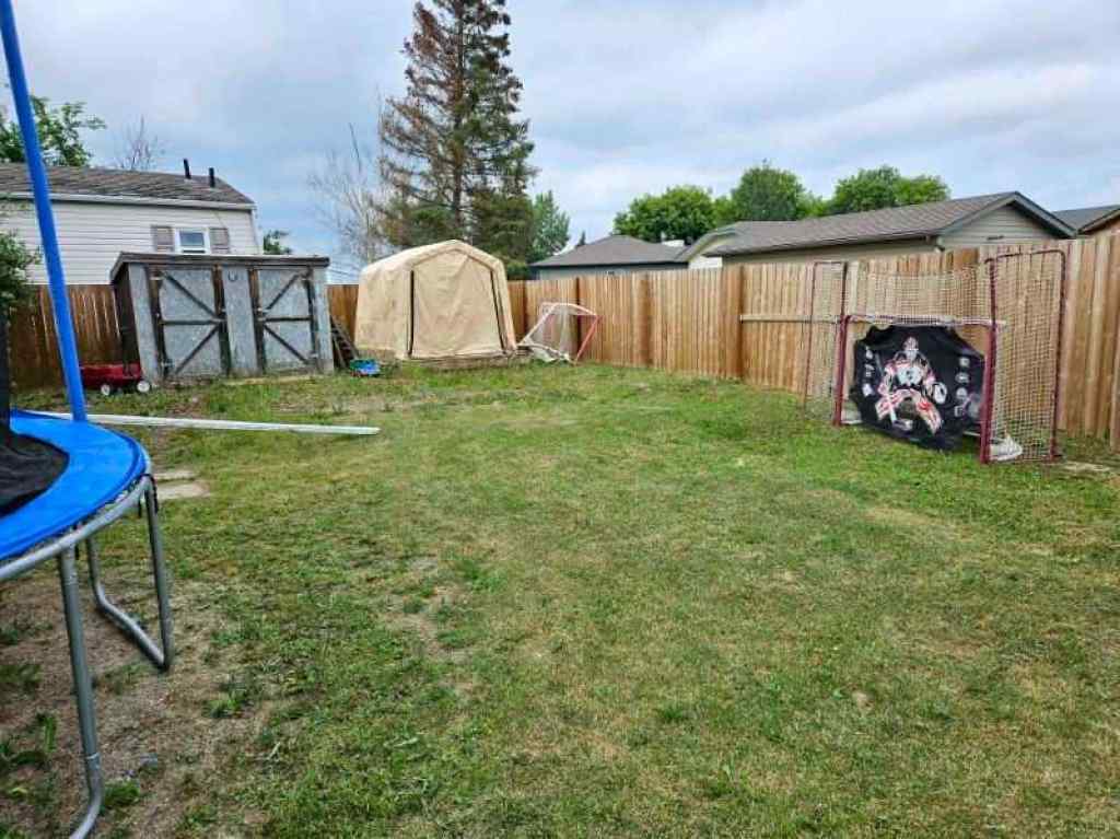 MLS® A2264813 - 5216 46 Street  in NONE Grimshaw, Residential