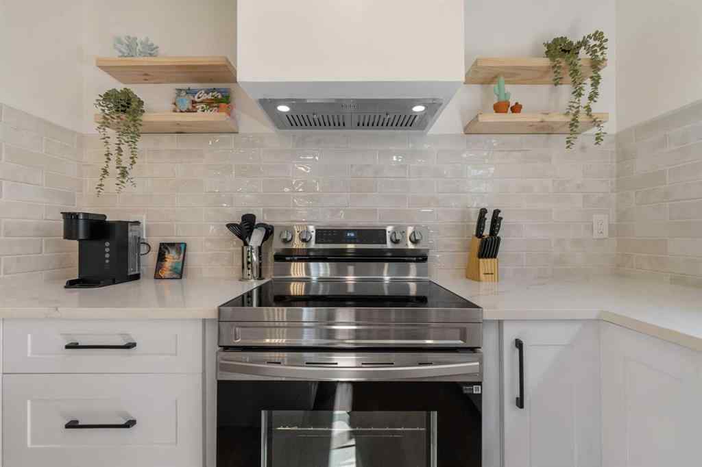 MLS® A2264814 - 966 Berkley Drive NW in Beddington Heights Calgary, Residential