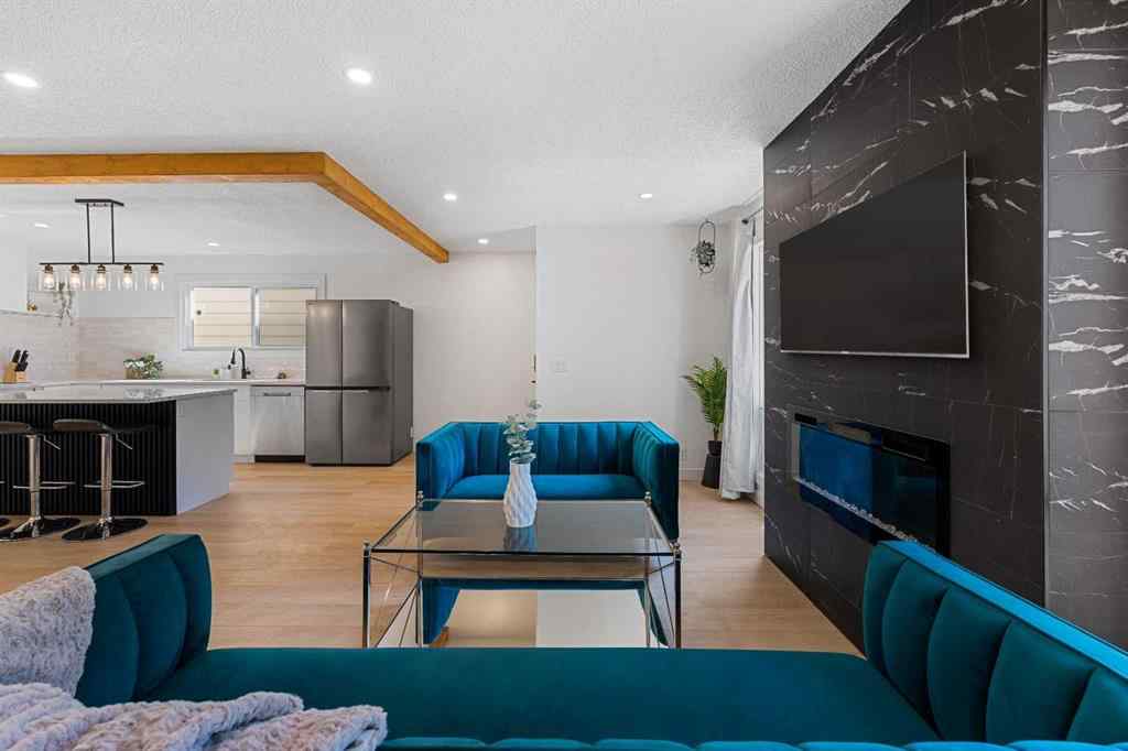 MLS® A2264814 - 966 Berkley Drive NW in Beddington Heights Calgary, Residential