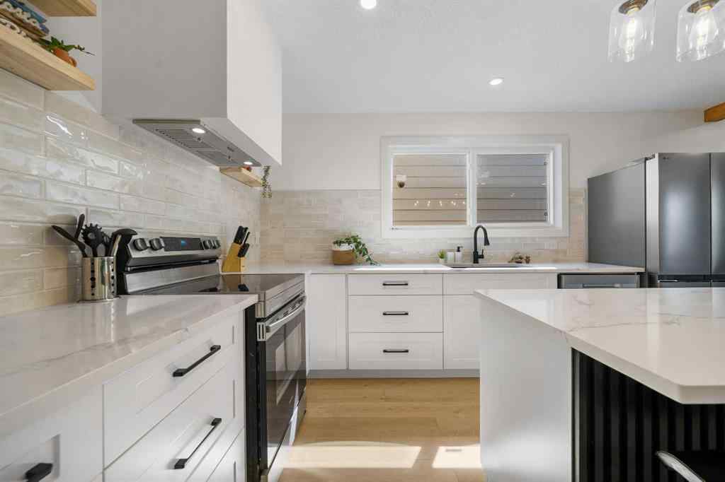 MLS® A2264814 - 966 Berkley Drive NW in Beddington Heights Calgary, Residential