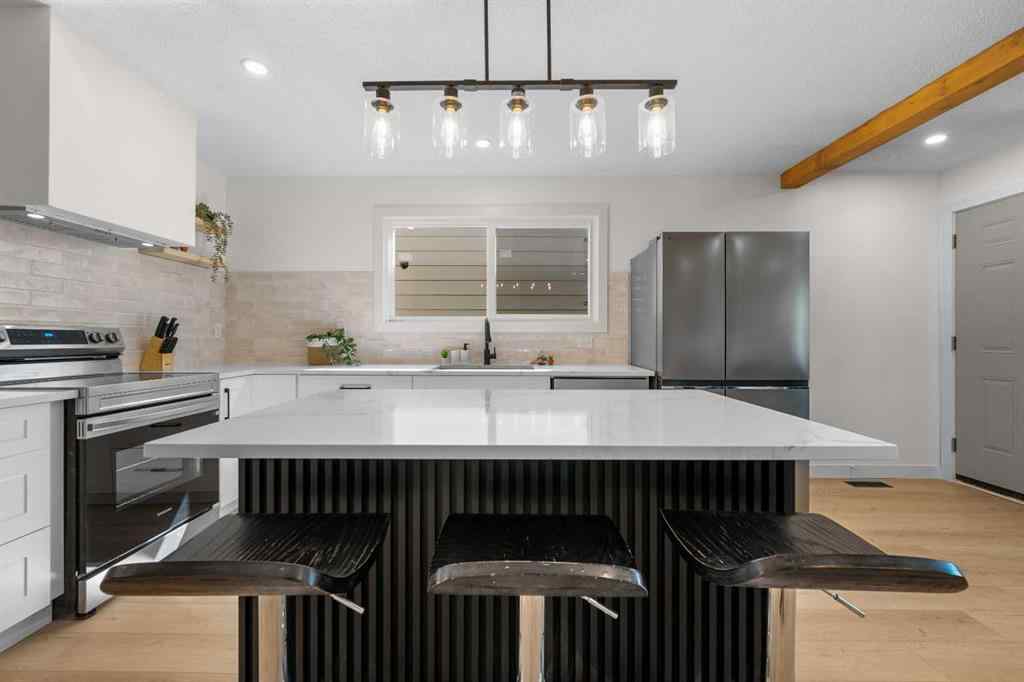 MLS® A2264814 - 966 Berkley Drive NW in Beddington Heights Calgary, Residential