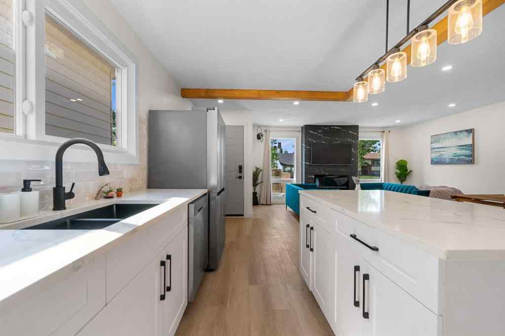 MLS® A2264814 - 966 Berkley Drive NW in Beddington Heights Calgary, Residential