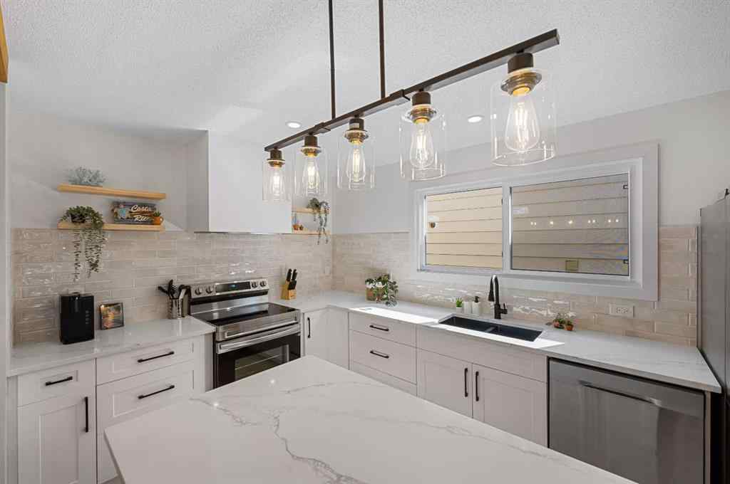 MLS® A2264814 - 966 Berkley Drive NW in Beddington Heights Calgary, Residential