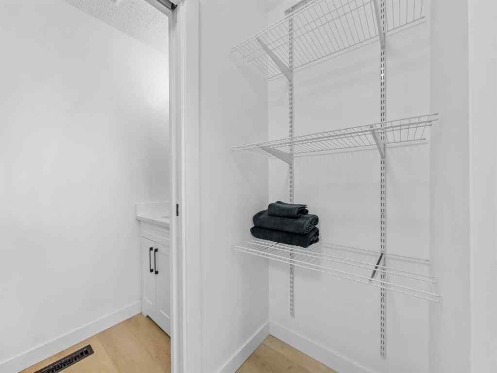 MLS® A2264814 - 966 Berkley Drive NW in Beddington Heights Calgary, Residential