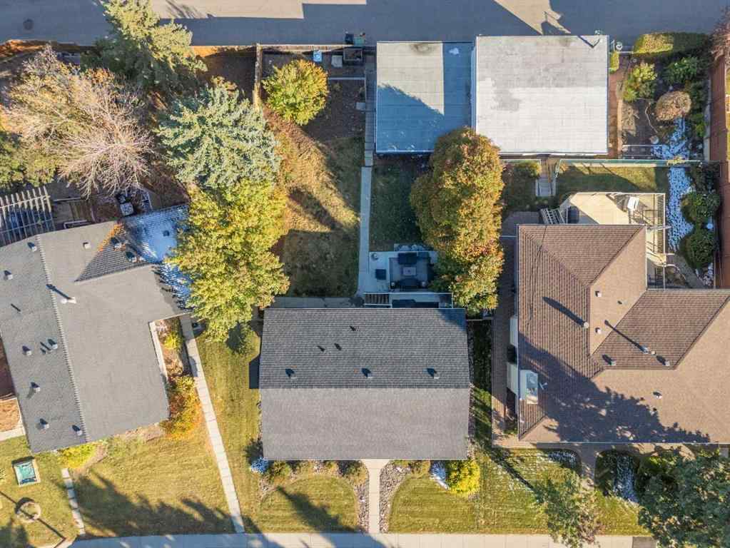 MLS® A2264816 - 827 Canaveral Crescent SW in Canyon Meadows Calgary, Residential