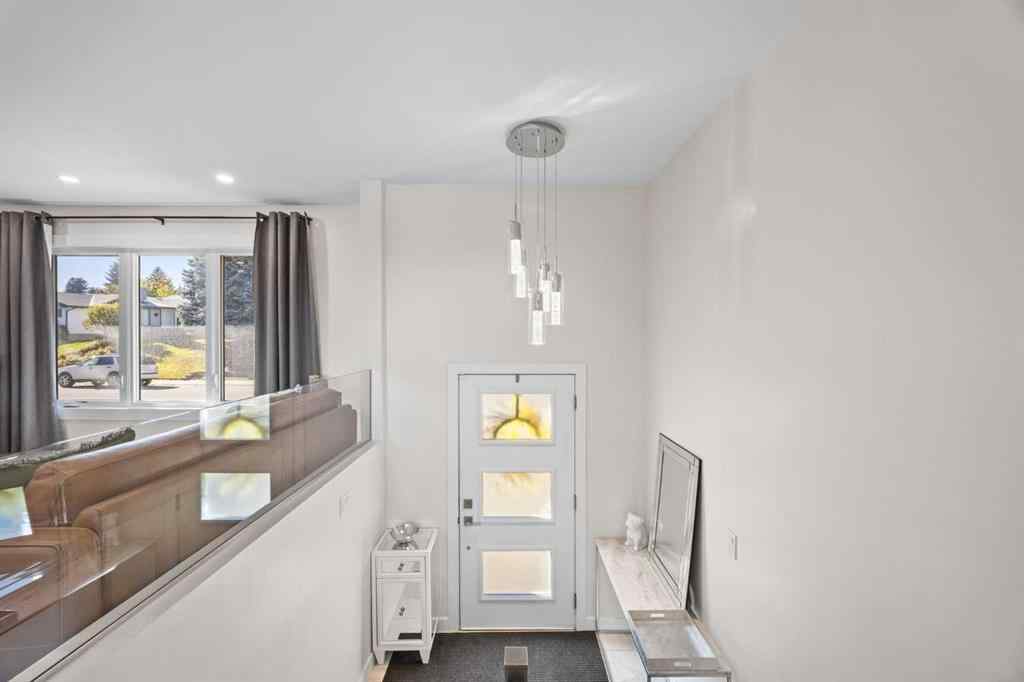 MLS® A2264816 - 827 Canaveral Crescent SW in Canyon Meadows Calgary, Residential