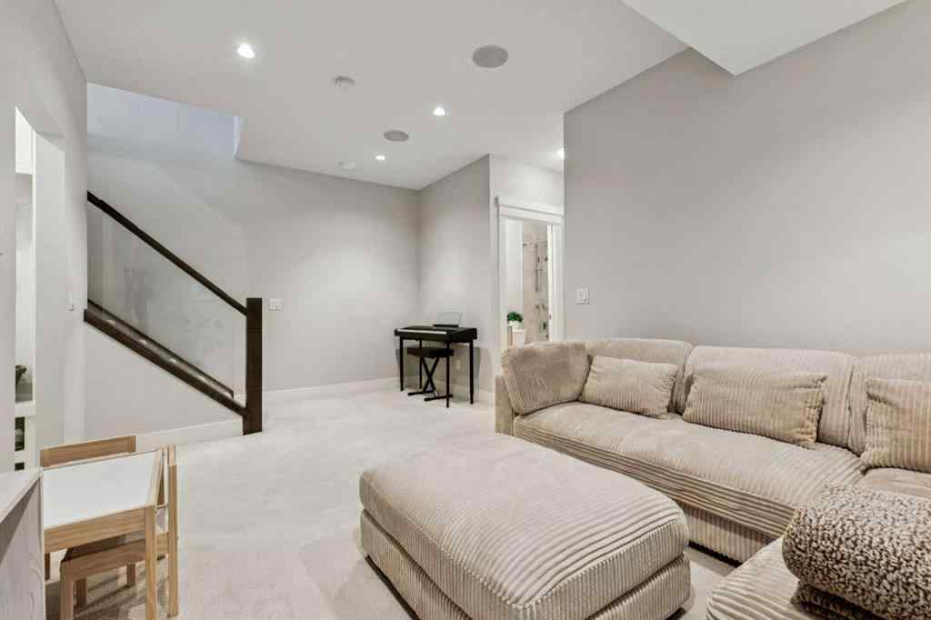 MLS® A2264817 - 2620 15A Street SW in Bankview Calgary, Residential