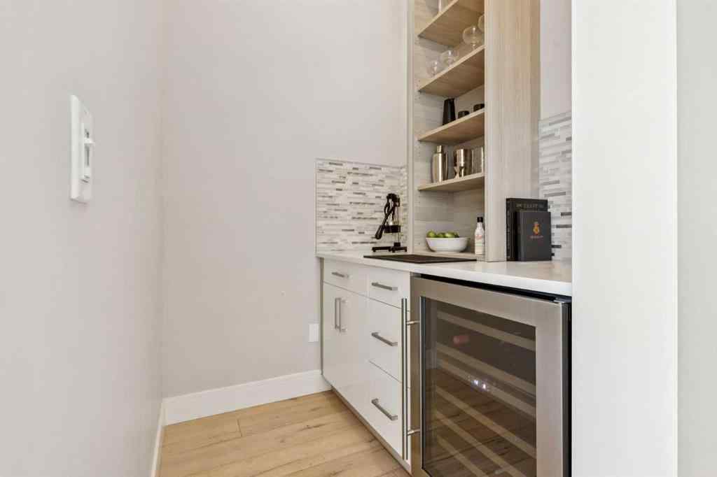 MLS® A2264817 - 2620 15A Street SW in Bankview Calgary, Residential