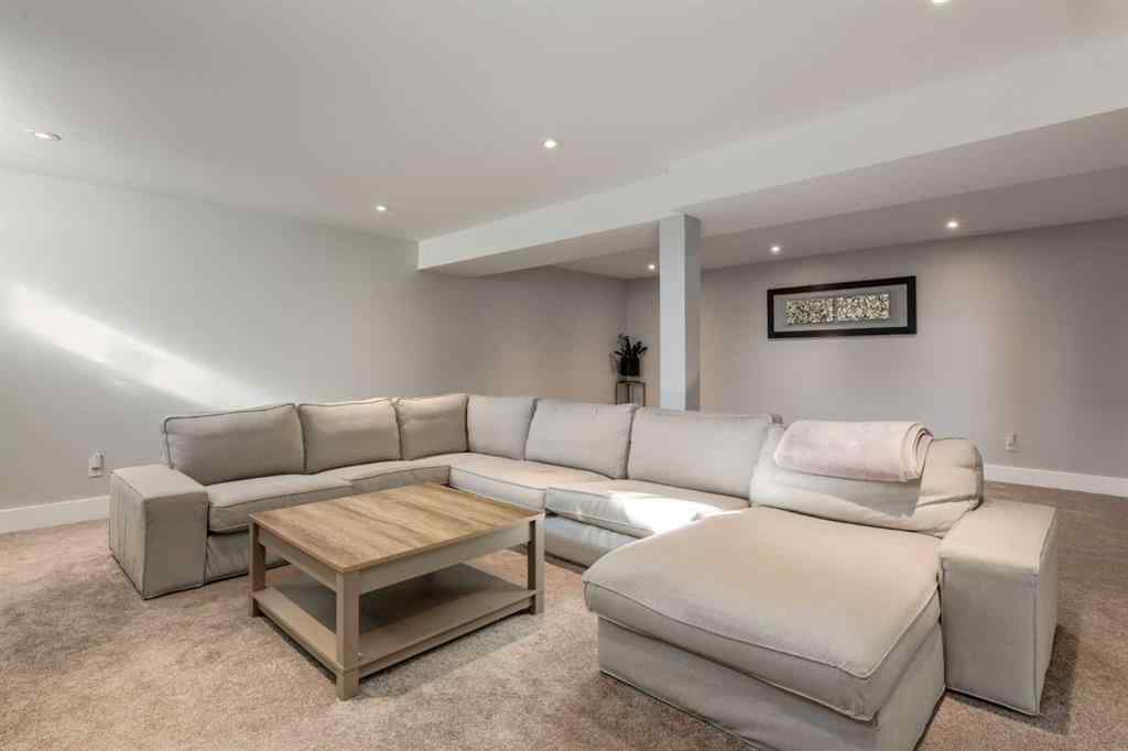 MLS® A2264826 - 32 Calandar Road NW in Collingwood Calgary, Residential