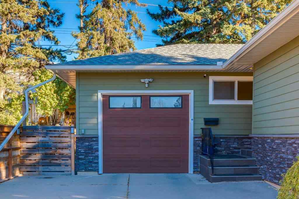 MLS® A2264826 - 32 Calandar Road NW in Collingwood Calgary, Residential