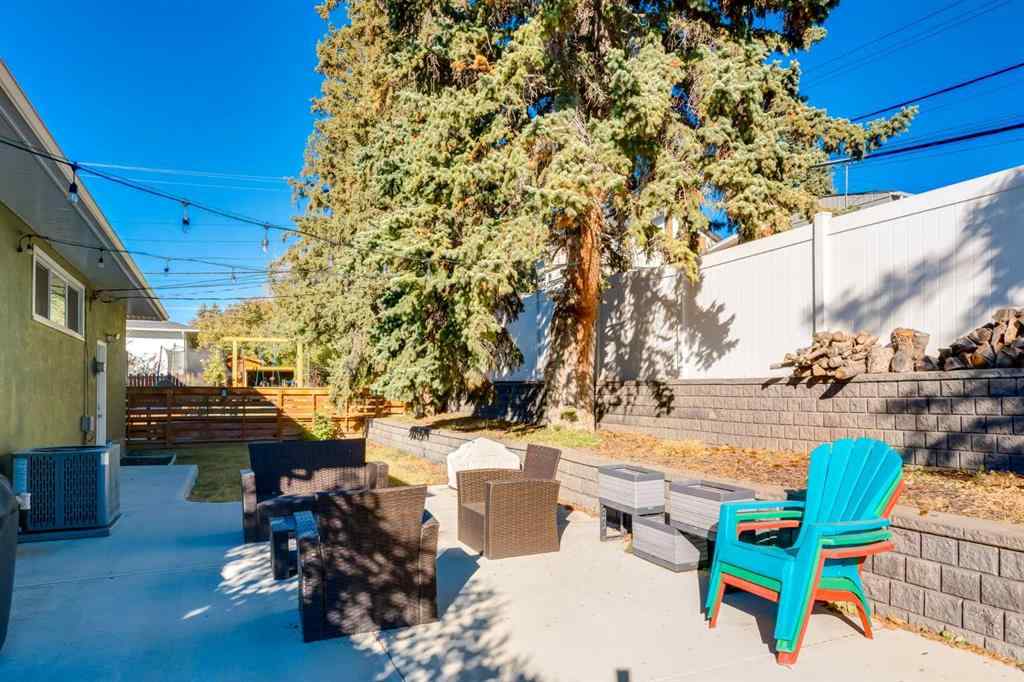 MLS® A2264826 - 32 Calandar Road NW in Collingwood Calgary, Residential