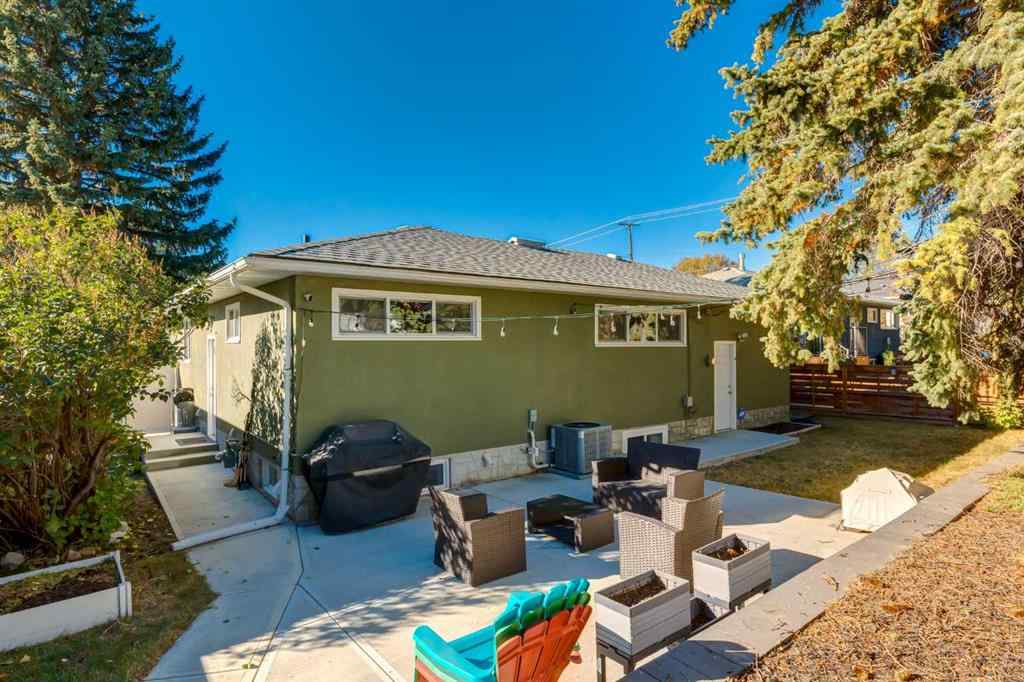MLS® A2264826 - 32 Calandar Road NW in Collingwood Calgary, Residential