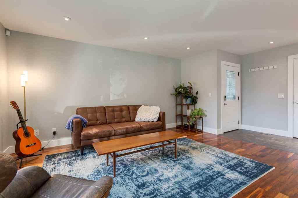 MLS® A2264826 - 32 Calandar Road NW in Collingwood Calgary, Residential