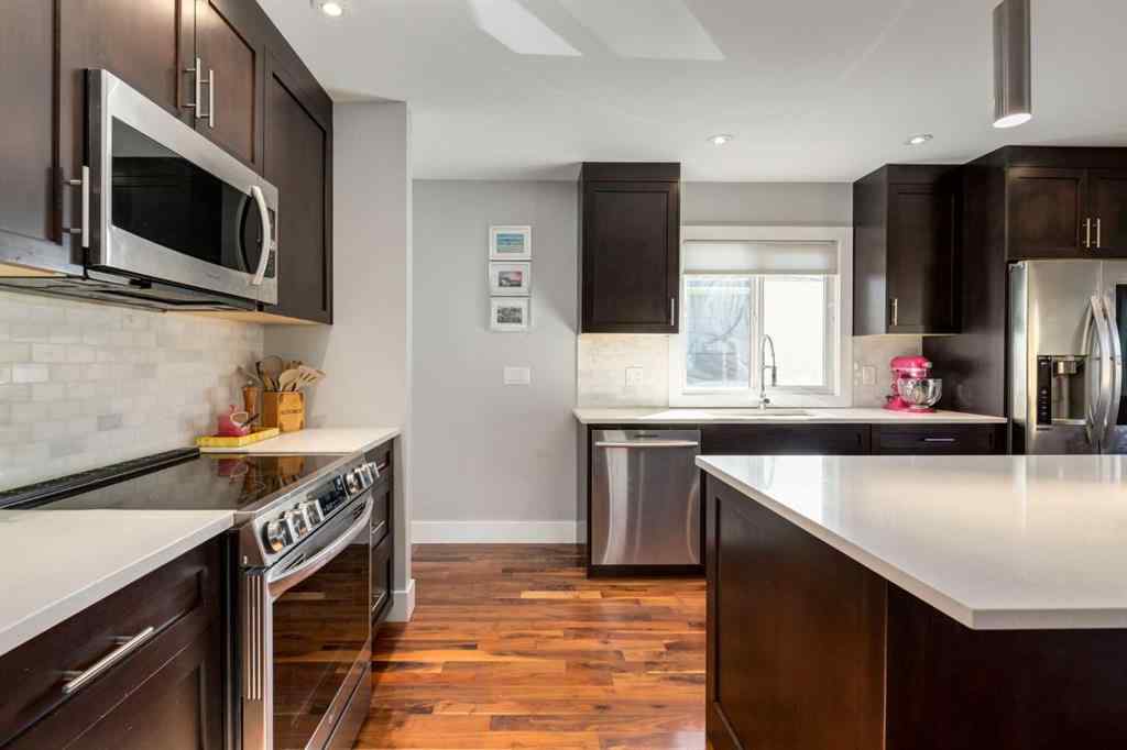 MLS® A2264826 - 32 Calandar Road NW in Collingwood Calgary, Residential