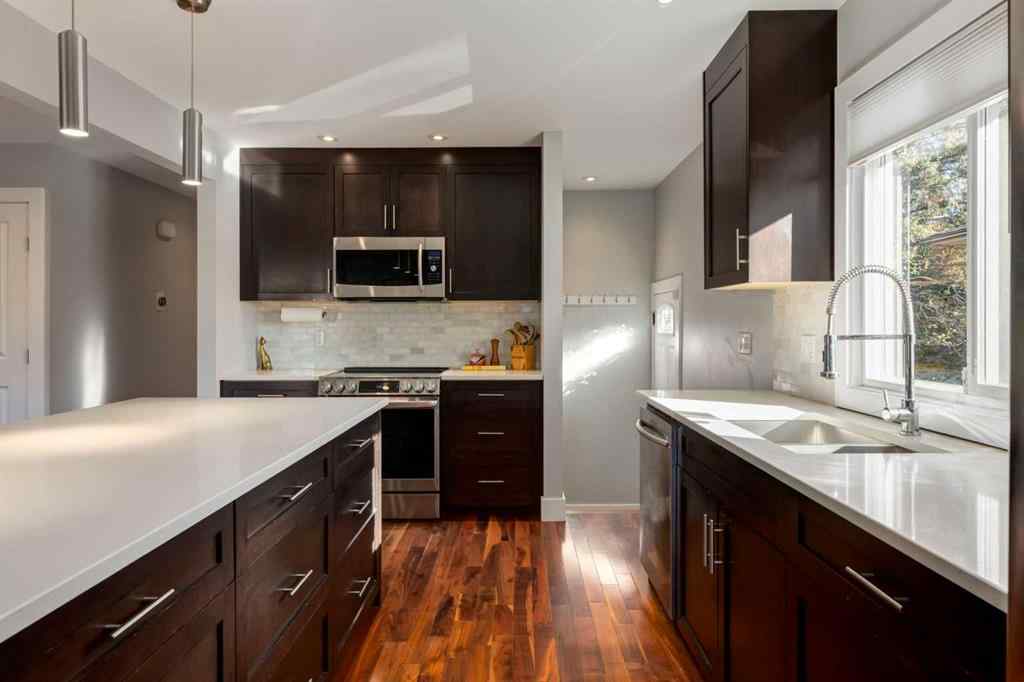 MLS® A2264826 - 32 Calandar Road NW in Collingwood Calgary, Residential