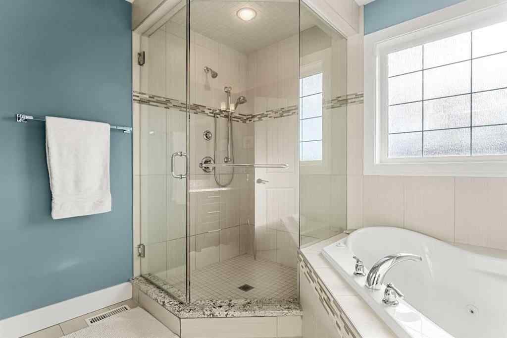 MLS® A2264835 - 4530 20 Avenue NW in Montgomery Calgary, Residential