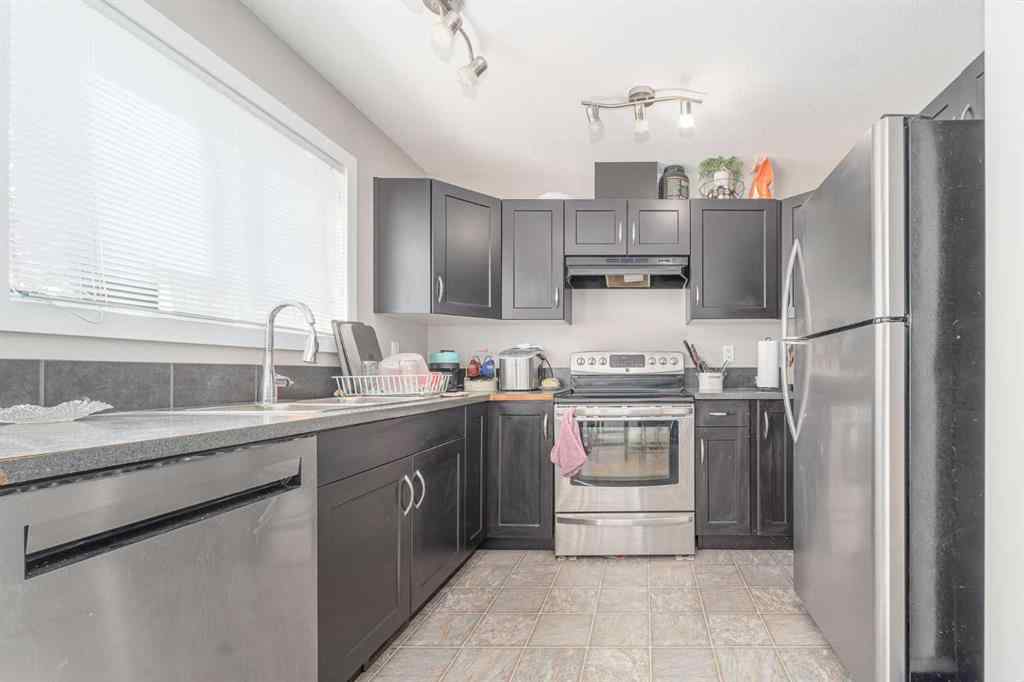 MLS® A2264837 - Unit #5 221 Silkstone Road W in Copperwood Lethbridge, Residential