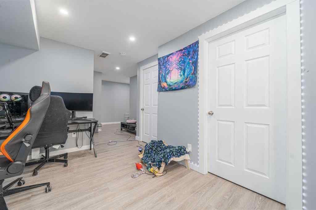 MLS® A2264837 - Unit #5 221 Silkstone Road W in Copperwood Lethbridge, Residential