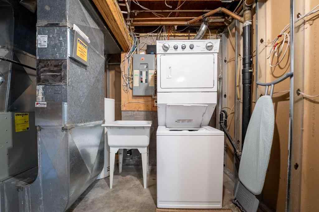 MLS® A2264842 - 5104 2 Street  in NONE Coalhurst, Residential