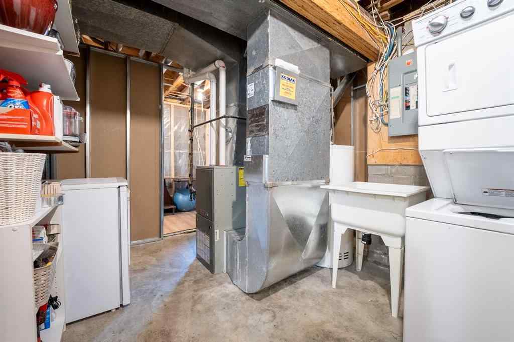 MLS® A2264842 - 5104 2 Street  in NONE Coalhurst, Residential