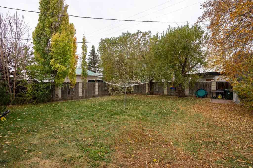 MLS® A2264842 - 5104 2 Street  in NONE Coalhurst, Residential