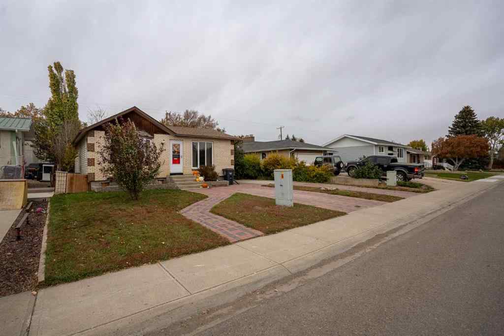 MLS® A2264842 - 5104 2 Street  in NONE Coalhurst, Residential