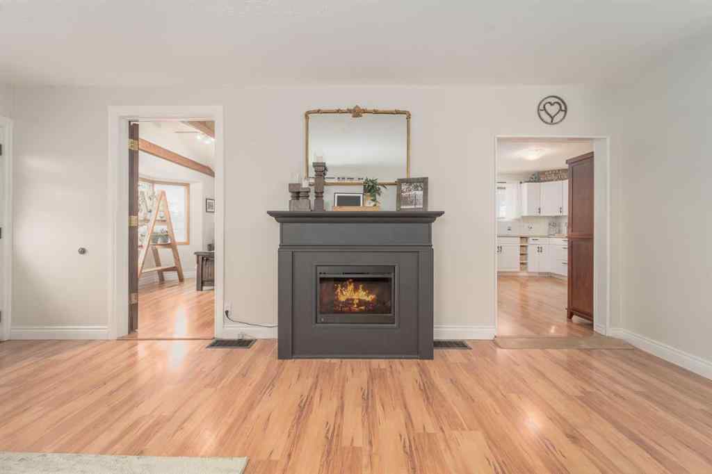 MLS® A2264842 - 5104 2 Street  in NONE Coalhurst, Residential