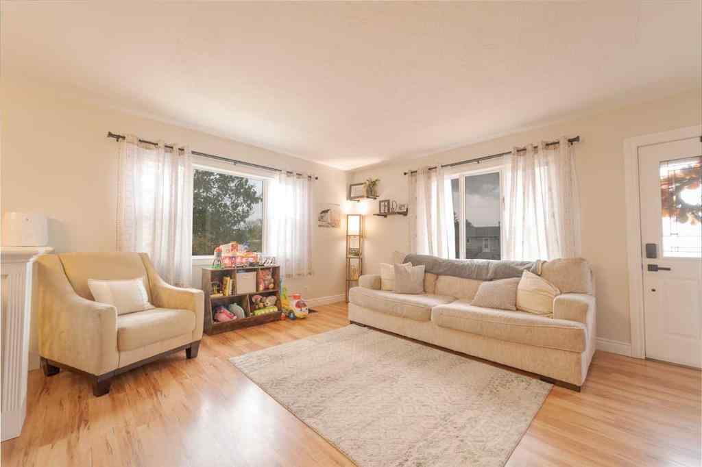 MLS® A2264842 - 5104 2 Street  in NONE Coalhurst, Residential