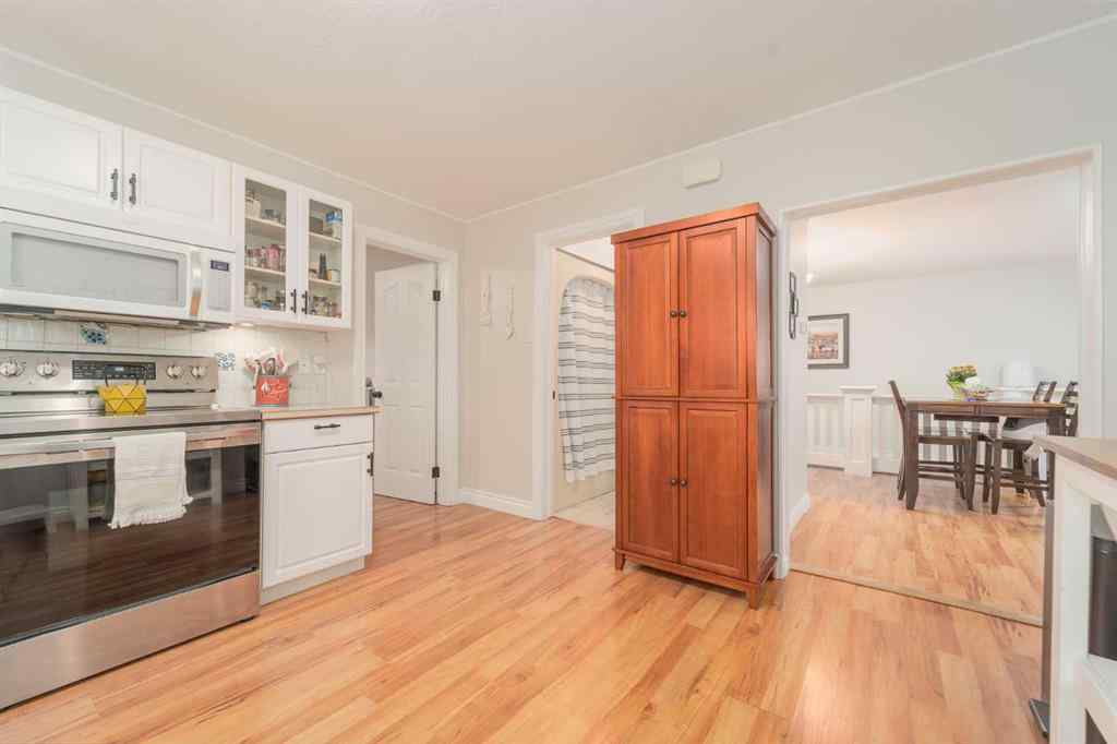 MLS® A2264842 - 5104 2 Street  in NONE Coalhurst, Residential