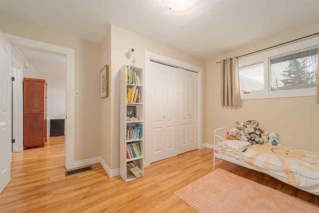 MLS® A2264842 - 5104 2 Street  in NONE Coalhurst, Residential