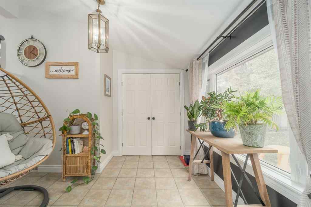 MLS® A2264842 - 5104 2 Street  in NONE Coalhurst, Residential