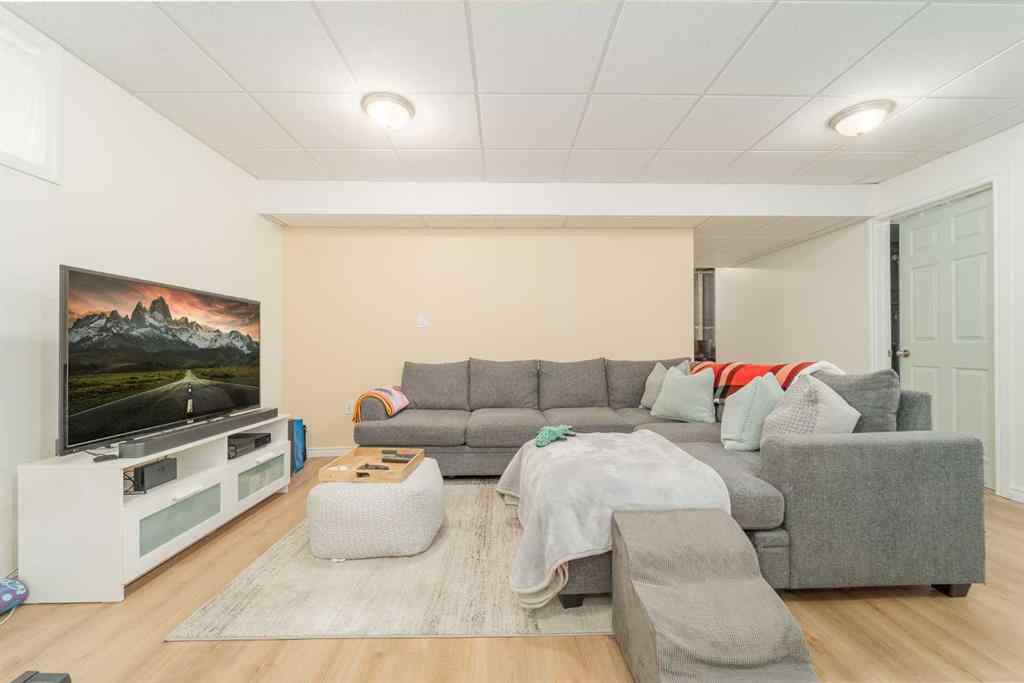 MLS® A2264842 - 5104 2 Street  in NONE Coalhurst, Residential