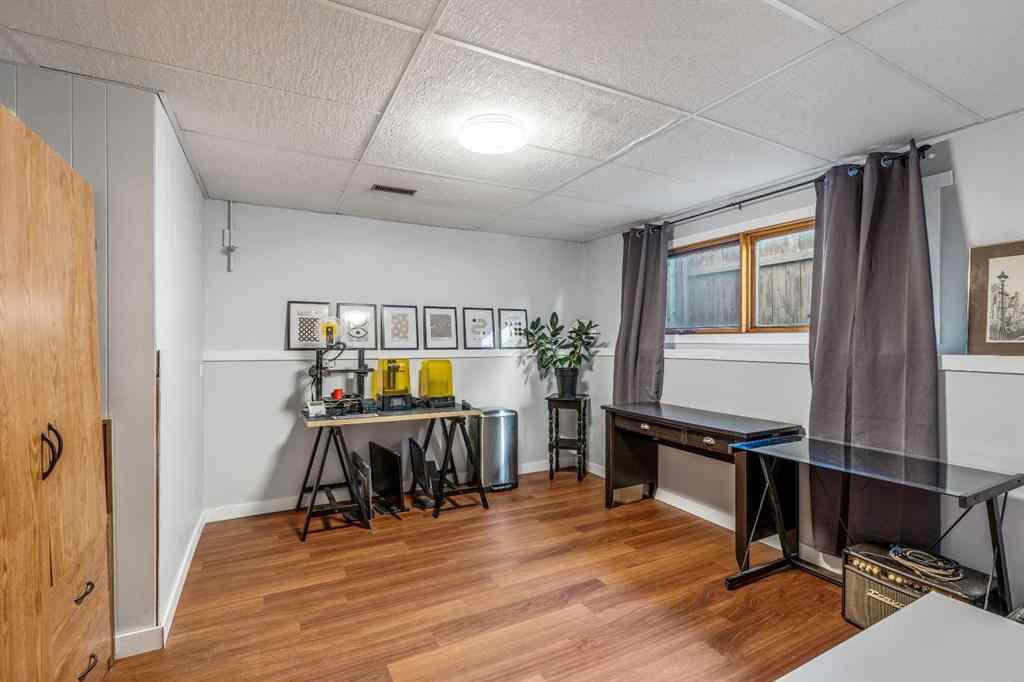 MLS® A2264843 - 75 Oxford Road W in Varsity Village Lethbridge, Residential