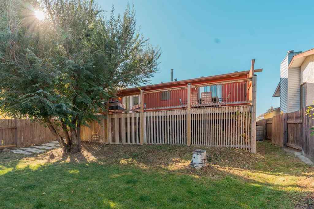 MLS® A2264843 - 75 Oxford Road W in Varsity Village Lethbridge, Residential