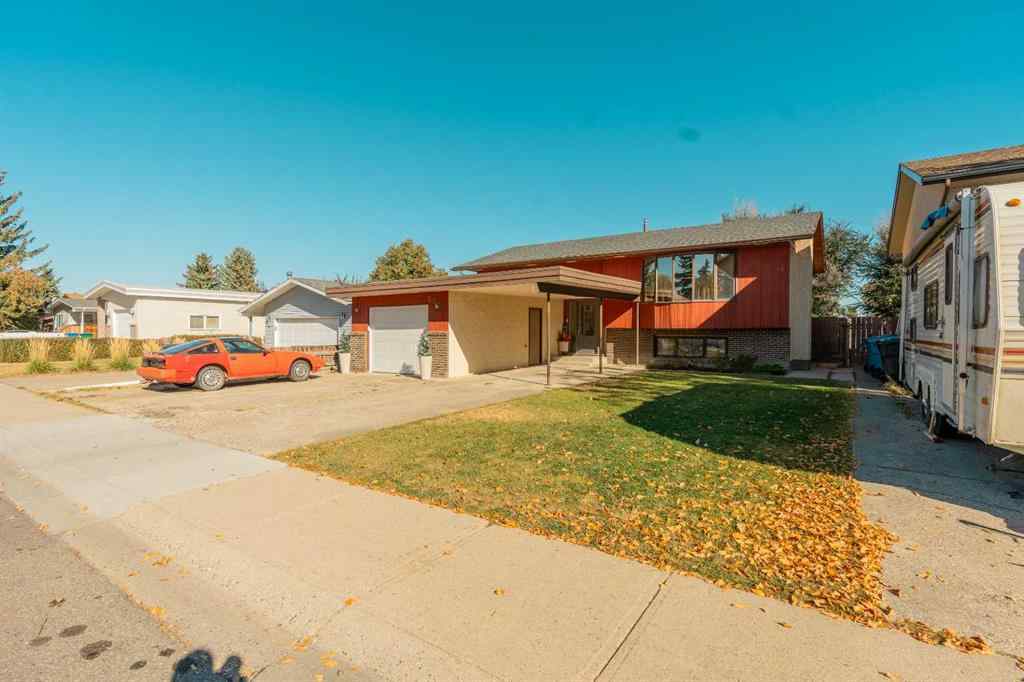 MLS® A2264843 - 75 Oxford Road W in Varsity Village Lethbridge, Residential