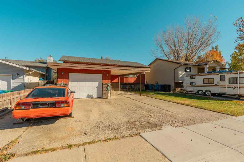 MLS® A2264843 - 75 Oxford Road W in Varsity Village Lethbridge, Residential
