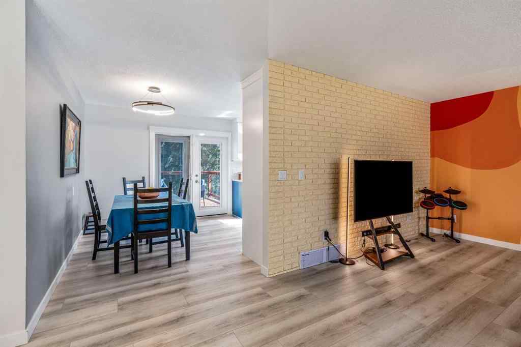 MLS® A2264843 - 75 Oxford Road W in Varsity Village Lethbridge, Residential