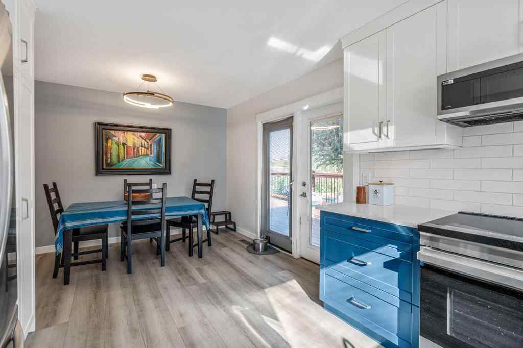 MLS® A2264843 - 75 Oxford Road W in Varsity Village Lethbridge, Residential