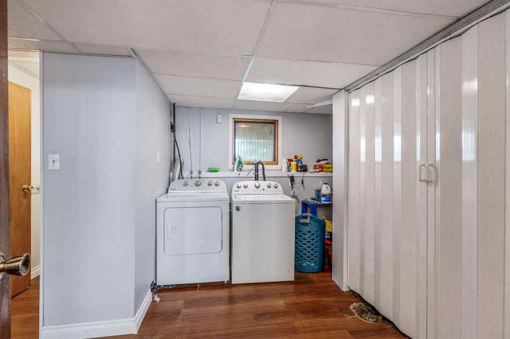 MLS® A2264843 - 75 Oxford Road W in Varsity Village Lethbridge, Residential