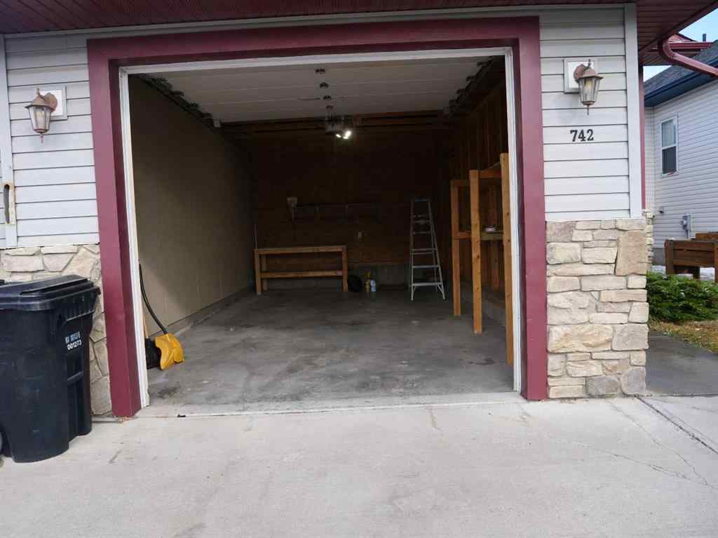 MLS® A2264849 - 742 Carriage Lane Drive  in NONE Carstairs, Residential