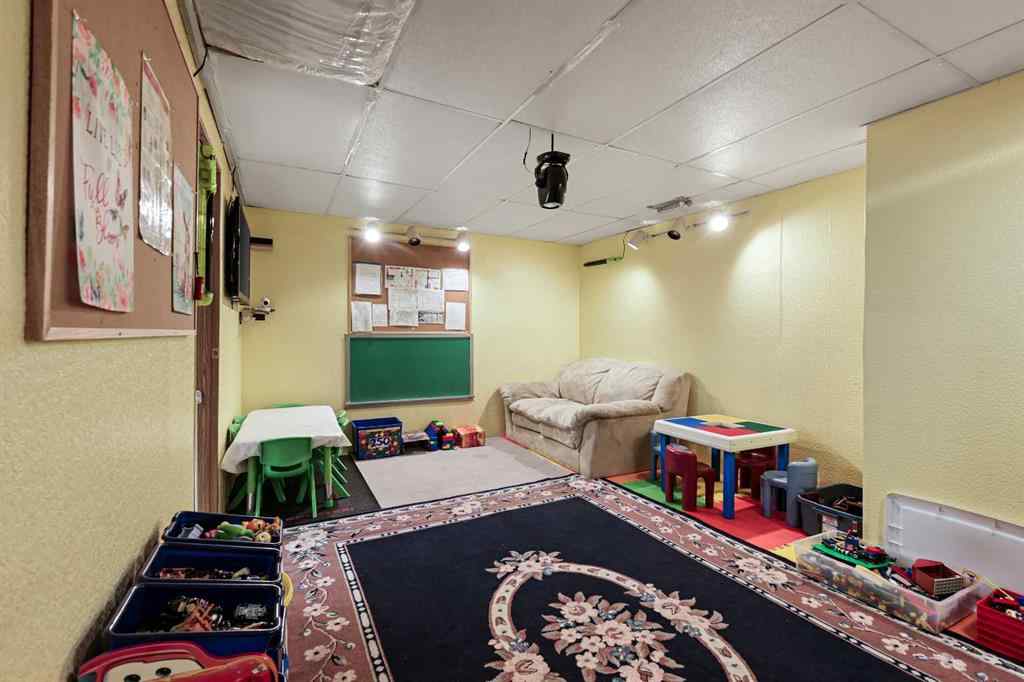 MLS® A2264855 - 191 Castlebrook Road NE in Castleridge Calgary, Residential