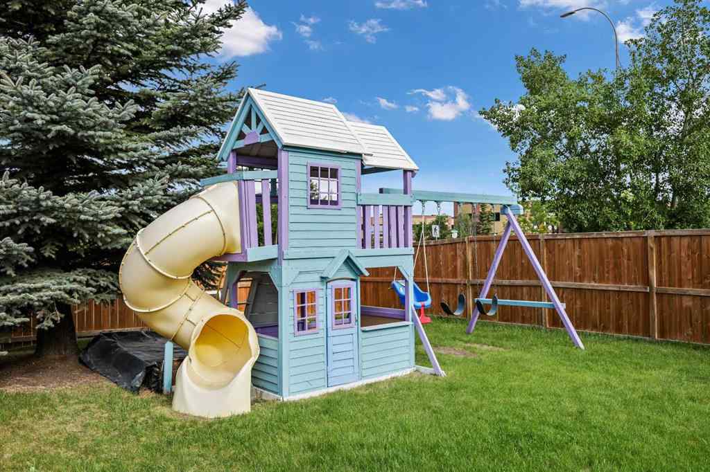 MLS® A2264855 - 191 Castlebrook Road NE in Castleridge Calgary, Residential