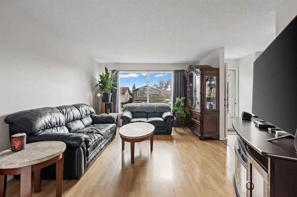 MLS® A2264855 - 191 Castlebrook Road NE in Castleridge Calgary, Residential