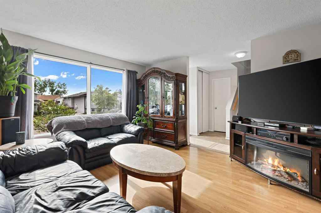 MLS® A2264855 - 191 Castlebrook Road NE in Castleridge Calgary, Residential