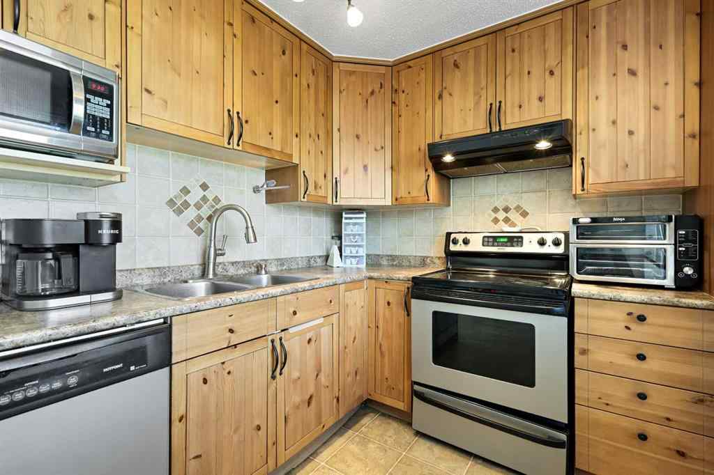 MLS® A2264855 - 191 Castlebrook Road NE in Castleridge Calgary, Residential