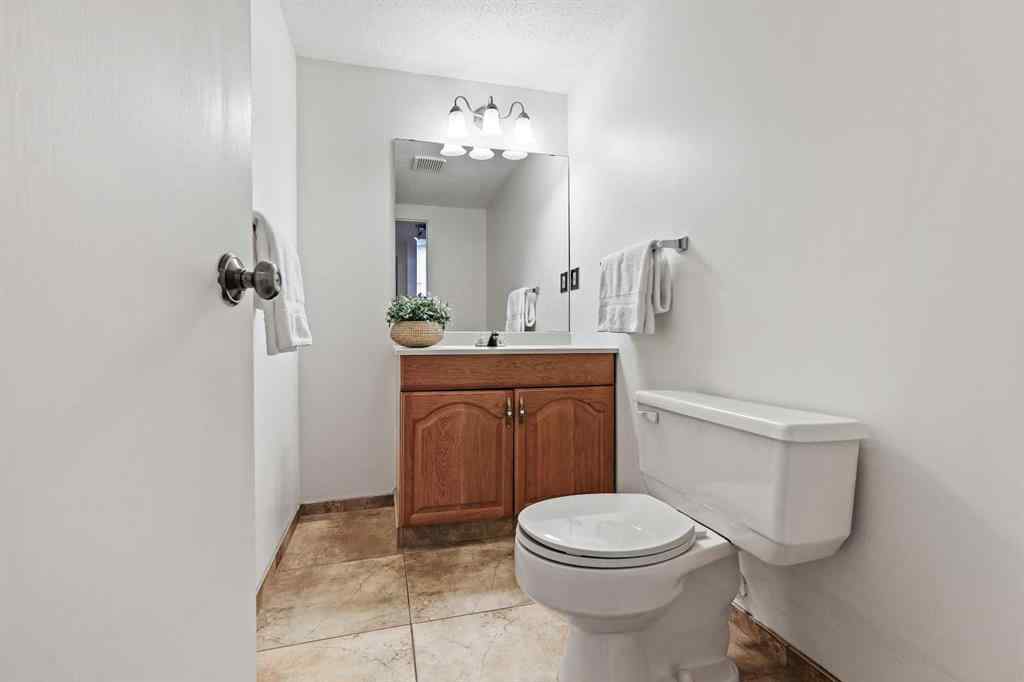 MLS® A2264866 - 139 Stratton Crescent SW in Strathcona Park Calgary, Residential