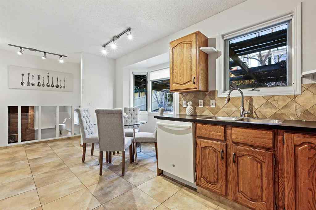 MLS® A2264866 - 139 Stratton Crescent SW in Strathcona Park Calgary, Residential